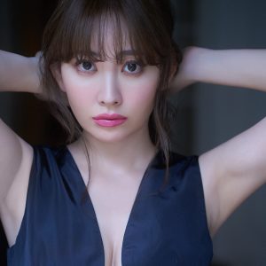 元祖マシュマロボディ小嶋陽菜、9年半ぶり写真集発売決定「ファッションからランジェリーまで」集大成の作品に