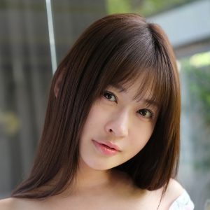 “白くて柔らかい”グラビアアイドル・メイリ、えちえち家政婦さんとして奮闘