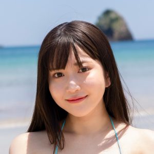 グラビアアイドルもものすけ、水着からあふれ出そうな美ボディーで誘惑