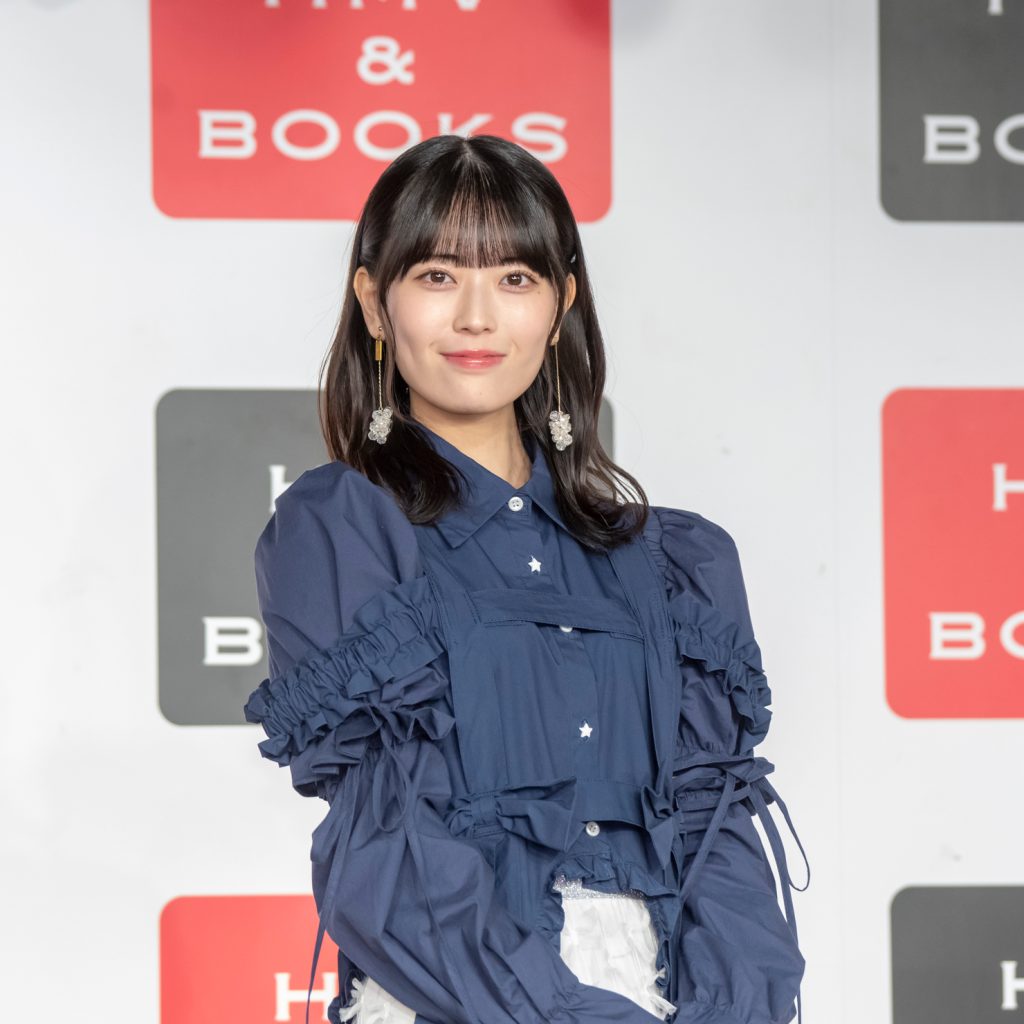 乃木坂46・岩本蓮加が1st写真集『いたずらな風』(竹書房)出版記念記者会見に出席