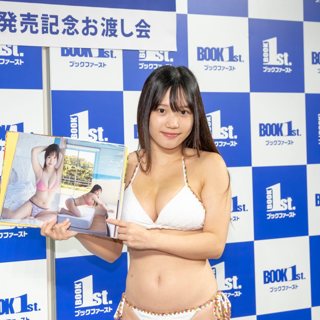 ファースト写真集「みなみ」発売記念取材会に出席した堀みなみ