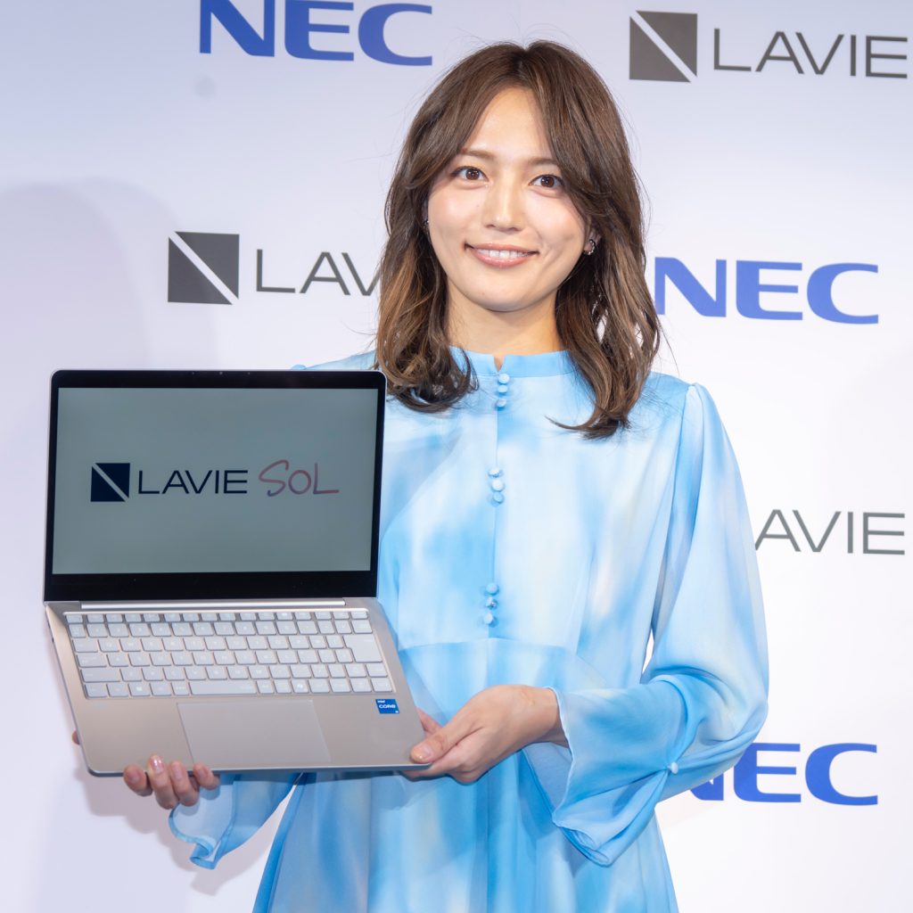 川口春奈がNECパーソナルコンピュータ Z世代向け新PC「LAVIE SOL」新CM発表会に出席