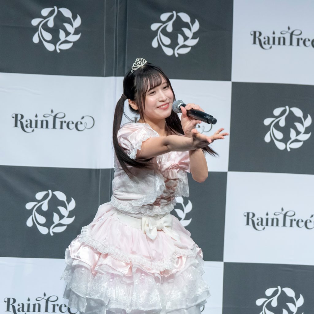 『Rain Tree』百瀬 紗菜(ももせ すずな／旧活動名ロゼ)…自作衣装でのアイドルパフォーマンス