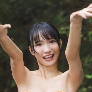 “ダチョウの物まね”でバズったアイドル琴吹ゆず、デジタル写真集『ダチョウのおんがえし』配信開始