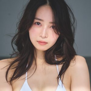 傳谷英里香、5年ぶり『週プレ』に登場…より美しくなったグラビアショット