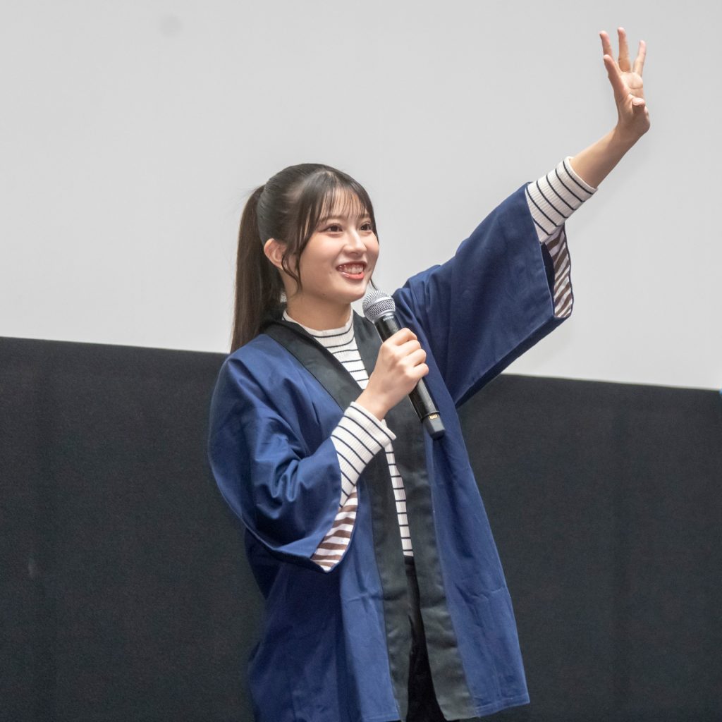 『ふるさと映画祭』より、映画『けっこい盆栽』舞台あいさつに登壇した行天優莉奈