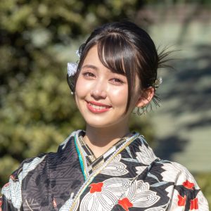 ギュナイ滝美(らあら)「JK生活をすごく満喫できた」制服ディズニーを実現【オスカープロモーション2025年新春晴れ着撮影会】