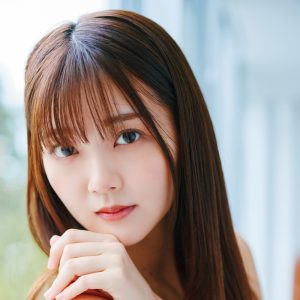 日向坂46山下葉留花、ちょっぴり大人な表情も『週プレ』撮り下ろしグラビア