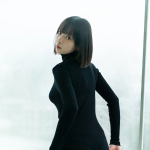 プロ雀士・岡田紗佳、4作目の写真集発売決定「今作はノスタルジックな月明かりの写真集」