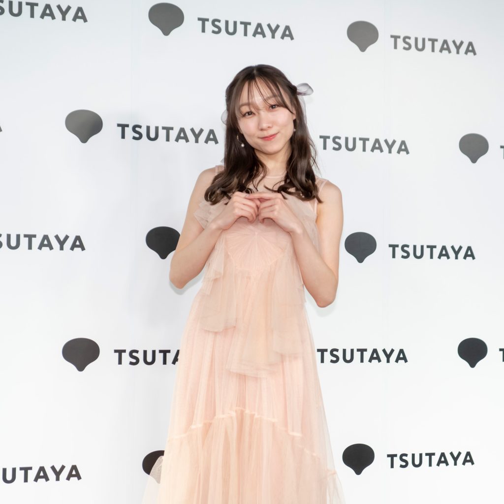 須田亜香里が写真集『pluie』(講談社)発売記念取材会に出席