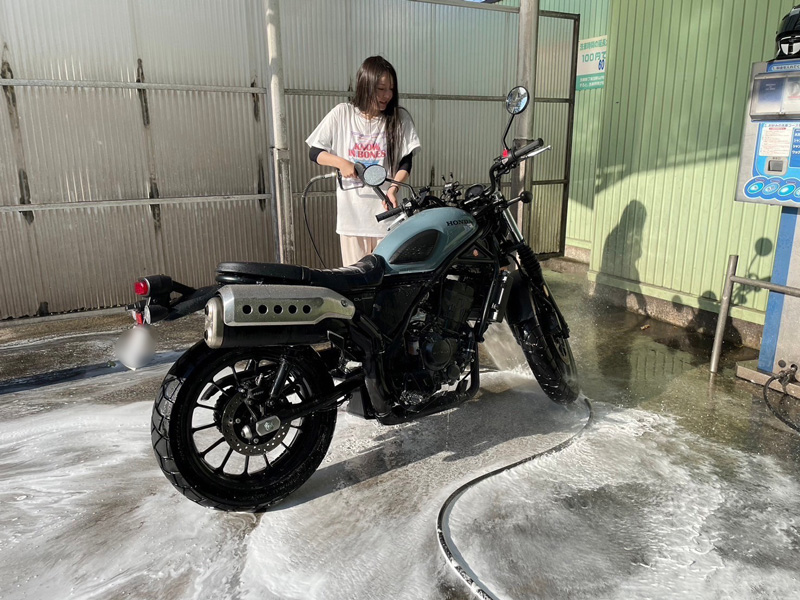 坂元誉梨の『初心者バイク女子の奮闘日記』＃６「グラビアアイドルはじめての洗車」