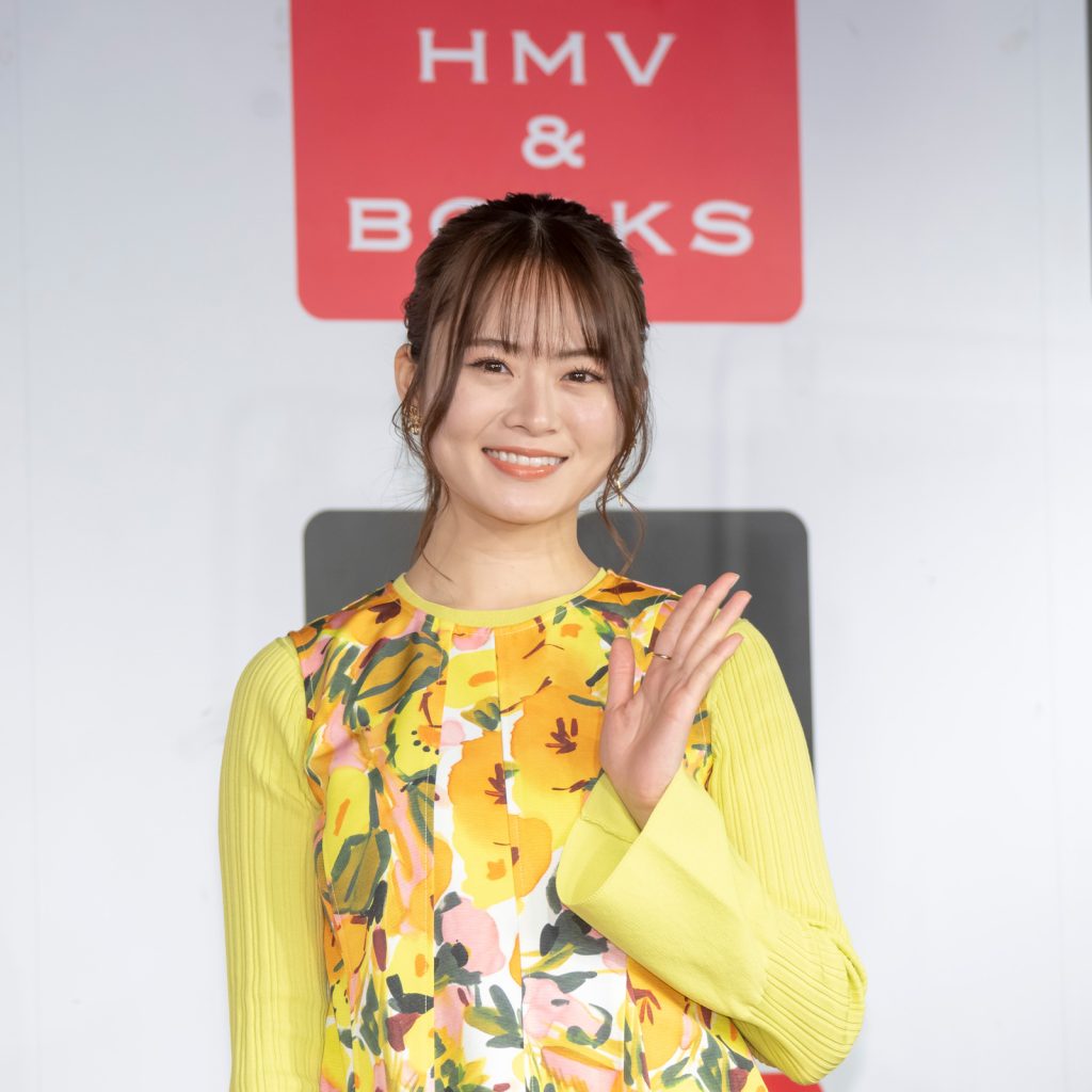 山崎怜奈が『山崎怜奈2025.4-2026.3カレンダー(壁掛け／卓上)』発売記念取材会に出席