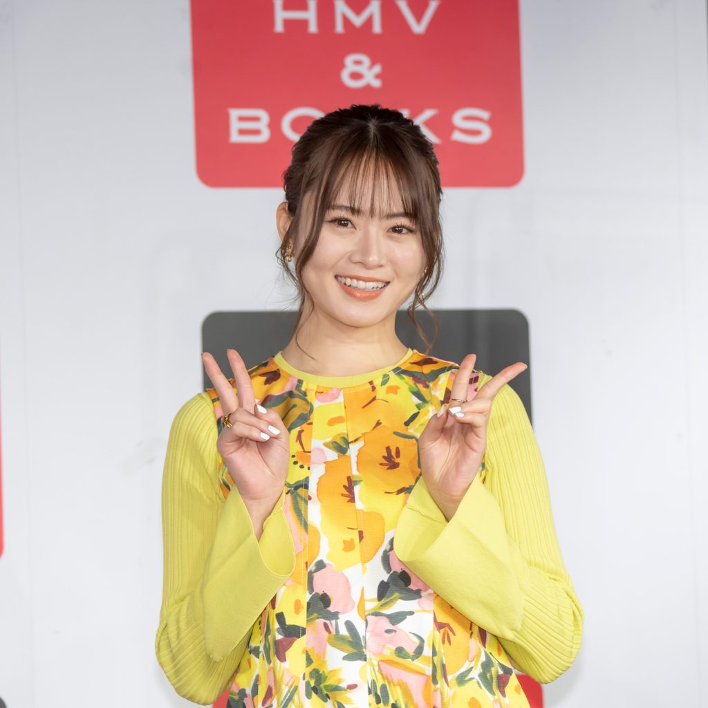 山崎怜奈が『山崎怜奈2025.4-2026.3カレンダー(壁掛け／卓上)』発売記念取材会に出席