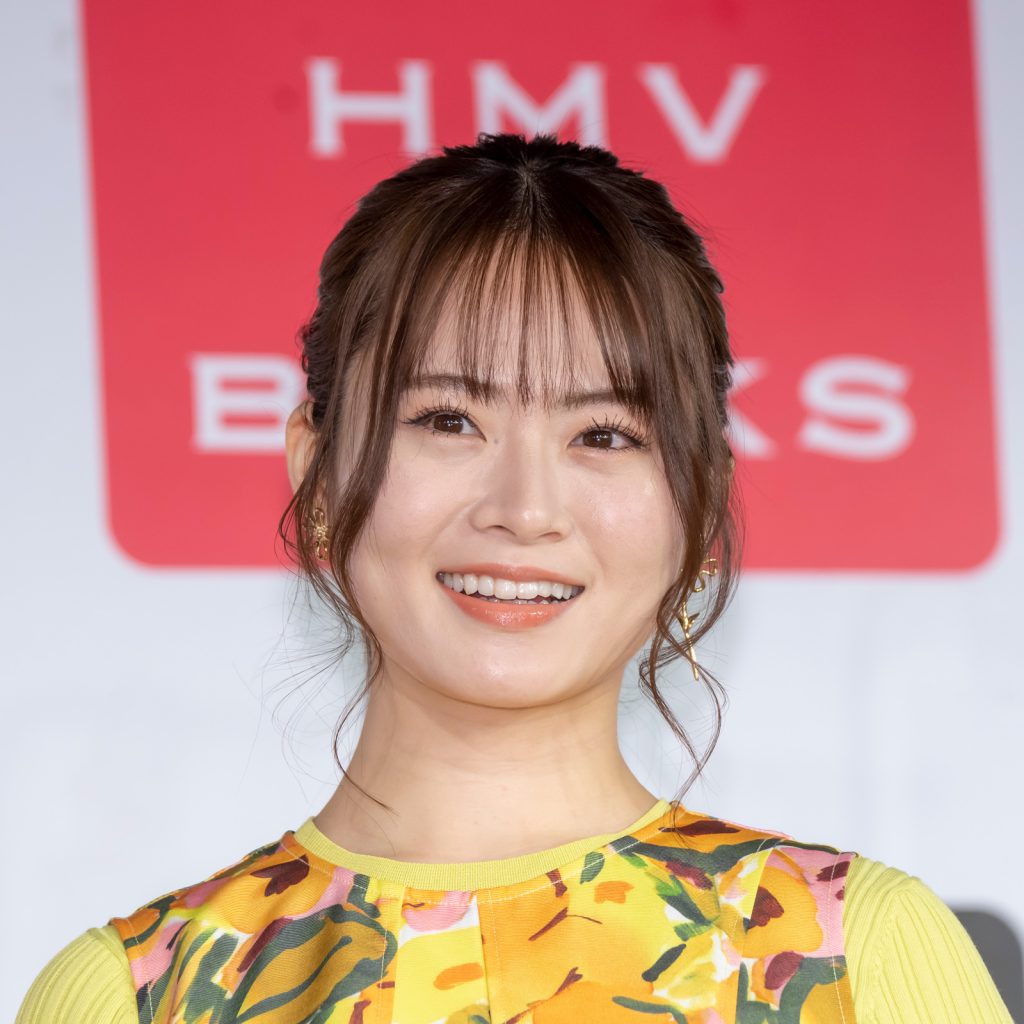 山崎怜奈が『山崎怜奈2025.4-2026.3カレンダー(壁掛け／卓上)』発売記念取材会に出席