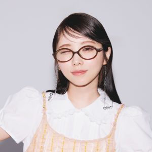 与田祐希、乃木坂46卒業後初の『bis』撮影!この夏気になるアイウエアを紹介