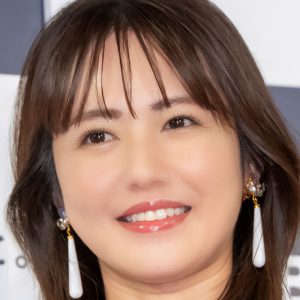 磯山さやか、ハロウィン衣装の愛犬「リリー」とツーショット「両方カワイイ」「似合ってますね」「これは愛らしい!」