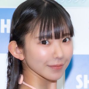 グラビアアイドル長澤茉里奈“まりちゅう”、パステルカラーのビキニ姿で美ボディー強調「いつもカワイ過ぎ」「キレイだよ」「この写真すっごく好き」