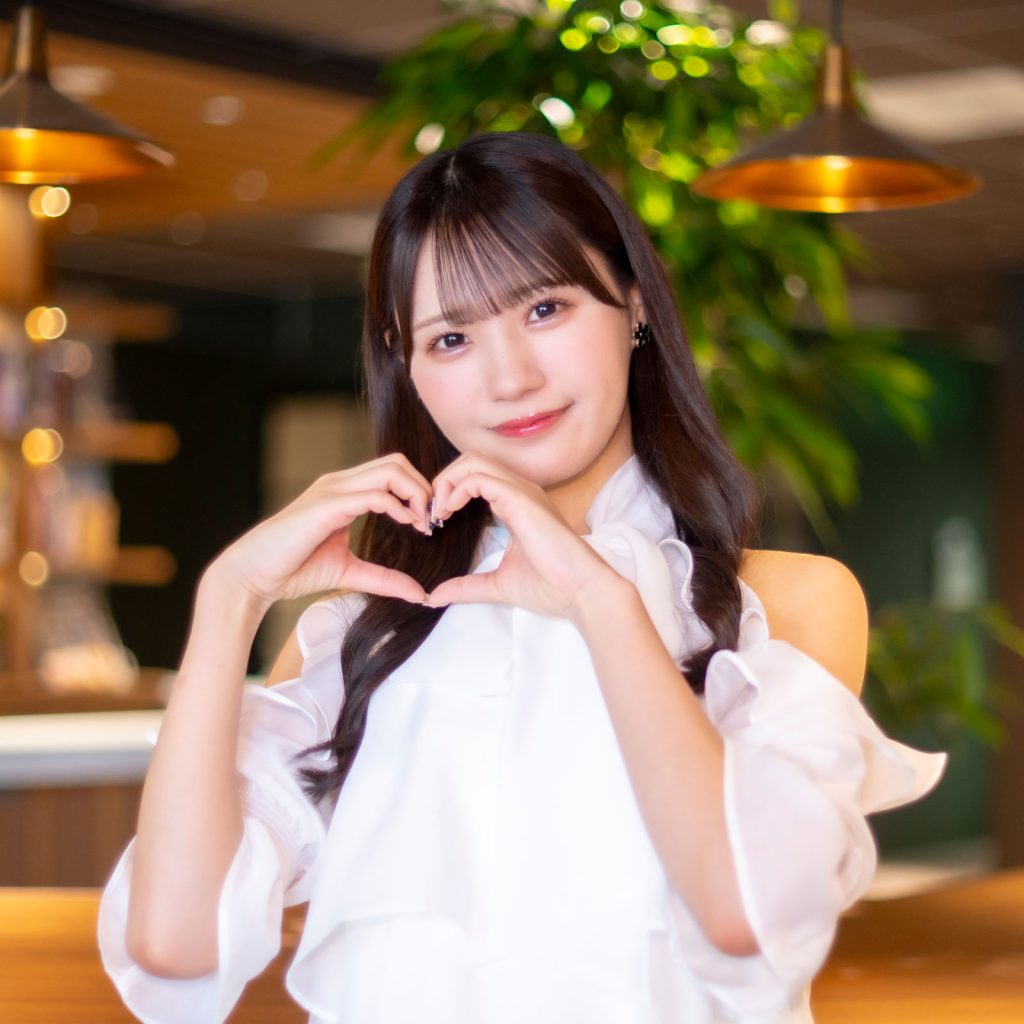 1st写真集『可愛いと言って欲しい』を発売したSKE48・中野愛理にインタビューを実施