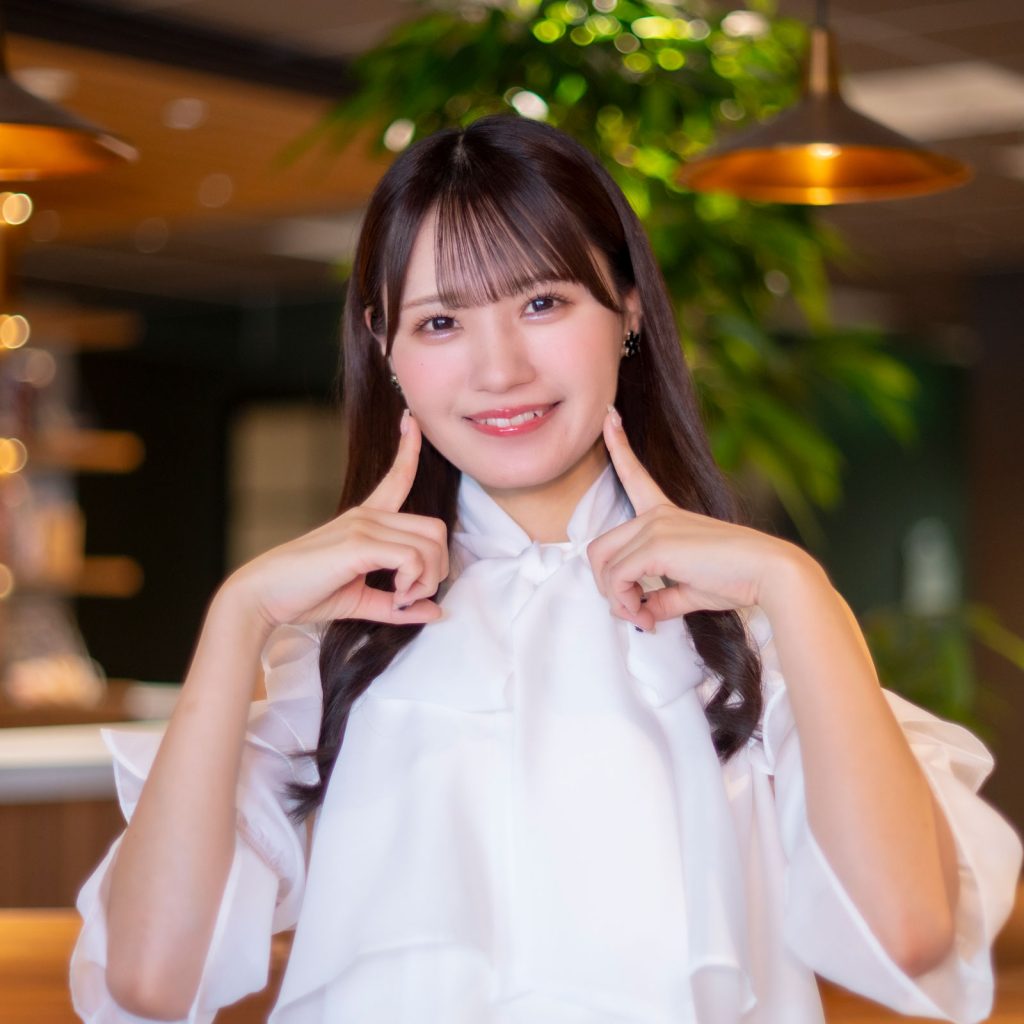 1st写真集『可愛いと言って欲しい』を発売したSKE48・中野愛理