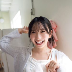 日向坂46藤嶌果歩、無邪気な笑顔の新カット解禁…裏表紙には宮地すみれも登場