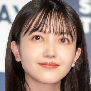 乃木坂46久保史緒里、バナナマンとのスリーショット&番組の思い出を公開で「みんな良い笑顔!」「思い出に涙が……」と反響続々