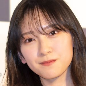 日向坂46金村美玖、スラり美脚あらわな私服姿を公開で「抜群のスタイル」「いつもオシャレ」