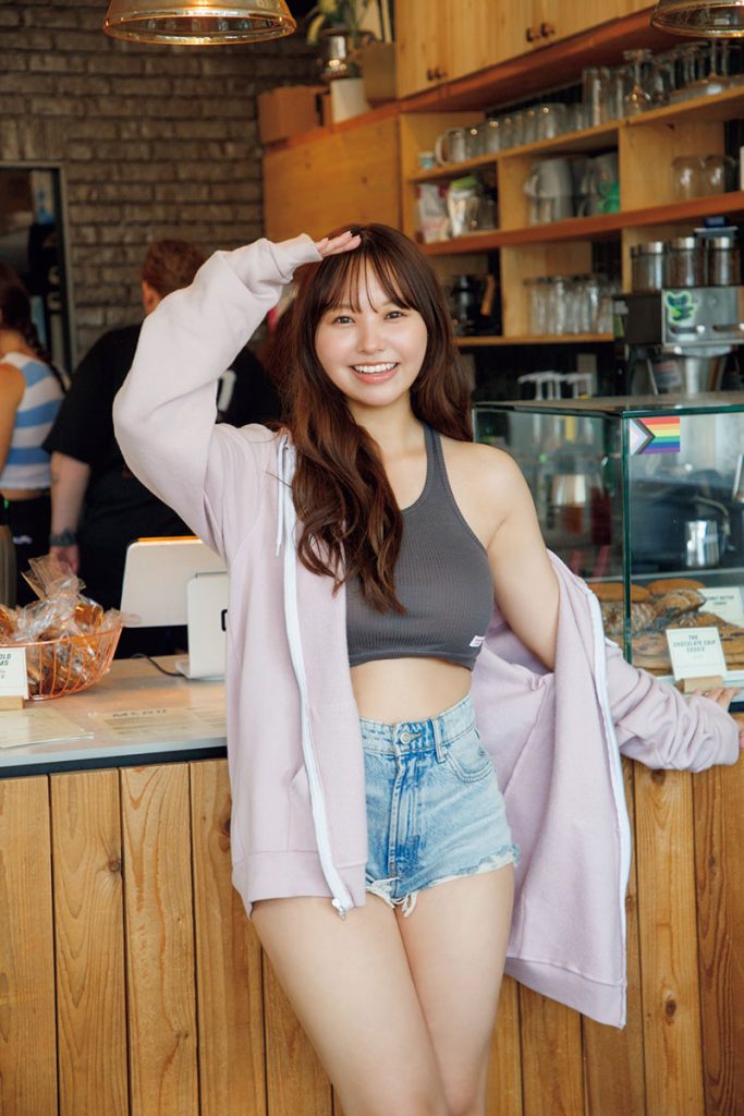 本郷柚巴3rd写真集より