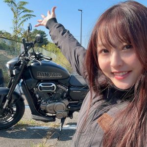坂元誉梨の『初心者バイク女子の奮闘日記』#42「話題の海外メーカー、試乗してきました」