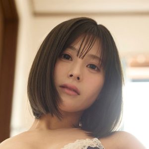 元AKB48メンバー、“今”を表現すべくナチュラルな水着姿を披露
