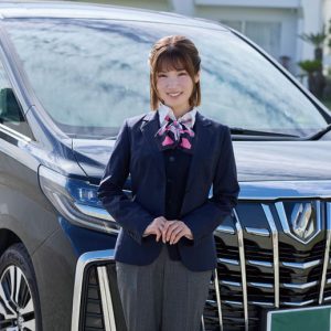 現役タクシードライバーの美女、圧巻の脱ぎっぷりと大人の魅力でグラビアDVDデビュー