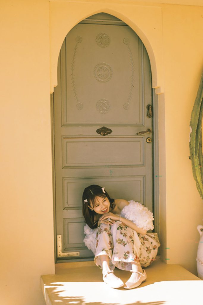 『超ときめき♡宣伝部 吉川ひより1st写真集』より