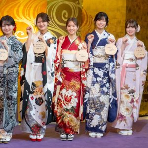 乃木坂46“新成人”5人がポーズ付きで披露『パカラッ パカラッ世代です!』