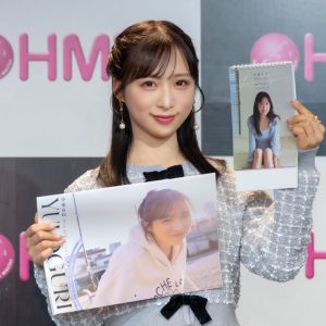 AKB48小栗有以、4月始まりカレンダー発売「どんなお洋服着て、どんな姿を見せようかな」