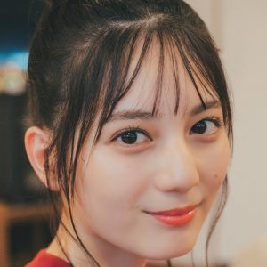 日向坂46小坂菜緒「今でもプレッシャーは抜けずにいる」 “グループの顔”として歩んだ9年を振り返る