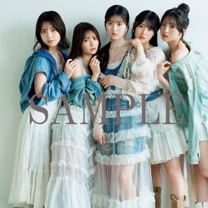 AKB48、5人で魅せる“三変化” 制服・部屋着・白ドレスで今の輝きを凝縮