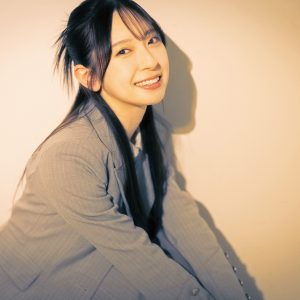 日向坂46 金村美玖インタビュー|「心が揺らぎがちでした」一番上の期生として、小坂菜緒と支え合い、2人で引っ張った『7回目のひな誕祭』を振り返る