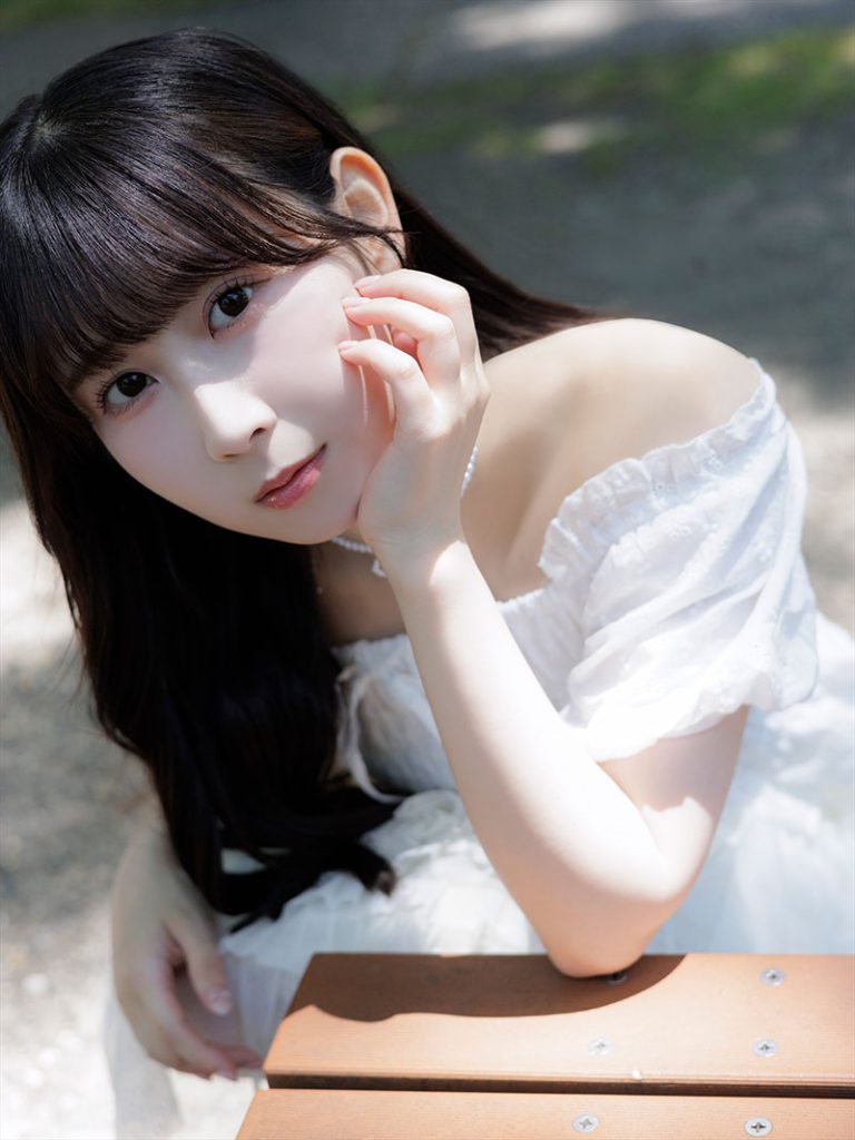 『日経エンタテインメント!SKE48 8期生 フォトブック〜約束。〜』(日経BP)より井上瑠夏 撮影/青山裕企