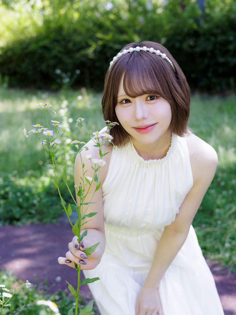 『日経エンタテインメント!SKE48 8期生 フォトブック〜約束。〜』(日経BP)より佐藤佳穂 撮影/青山裕企