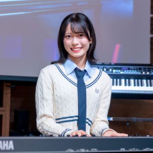 AKB48新井彩永、3歳からヤマハに通った音楽人生 バンド活動で感じた新たな面白さ