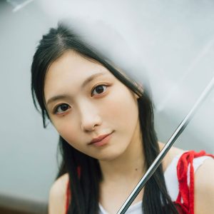 櫻坂46谷口愛季、“愛らしさ”にフォーカス!ツインテールや眼鏡ショットも